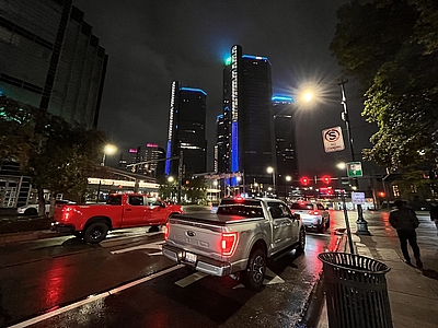 Blick auf Detroit bei Nacht