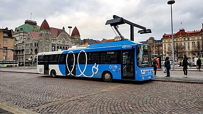 Elektrobusse gehören in Helsinki zum gewohnten Straßenbild. © Pixabay/Esa Niemelä