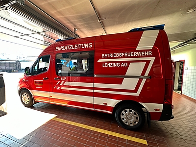 Ein dieselbetriebenes Einsatzleitfahrzeug der Betriebsfeuerwehr der Lenzing AG wurde im Projekt E-ELF mit Sensorik aufgerüstet, um Daten der elektrischen Verbraucher zu erheben. © Techno-Z Braunau